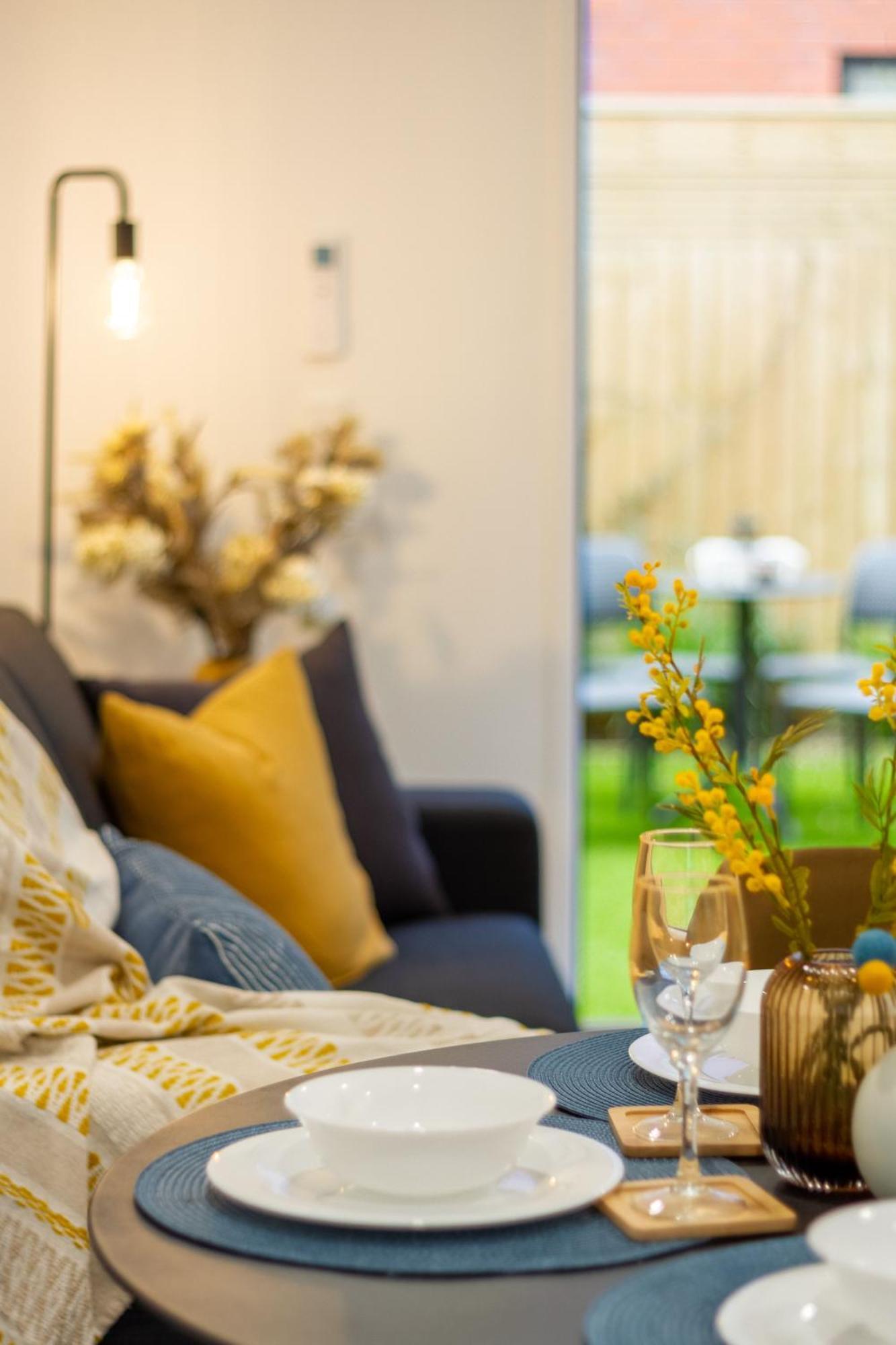 Apartment Executive On Lichfield Street - 2 Bed 2 Bath