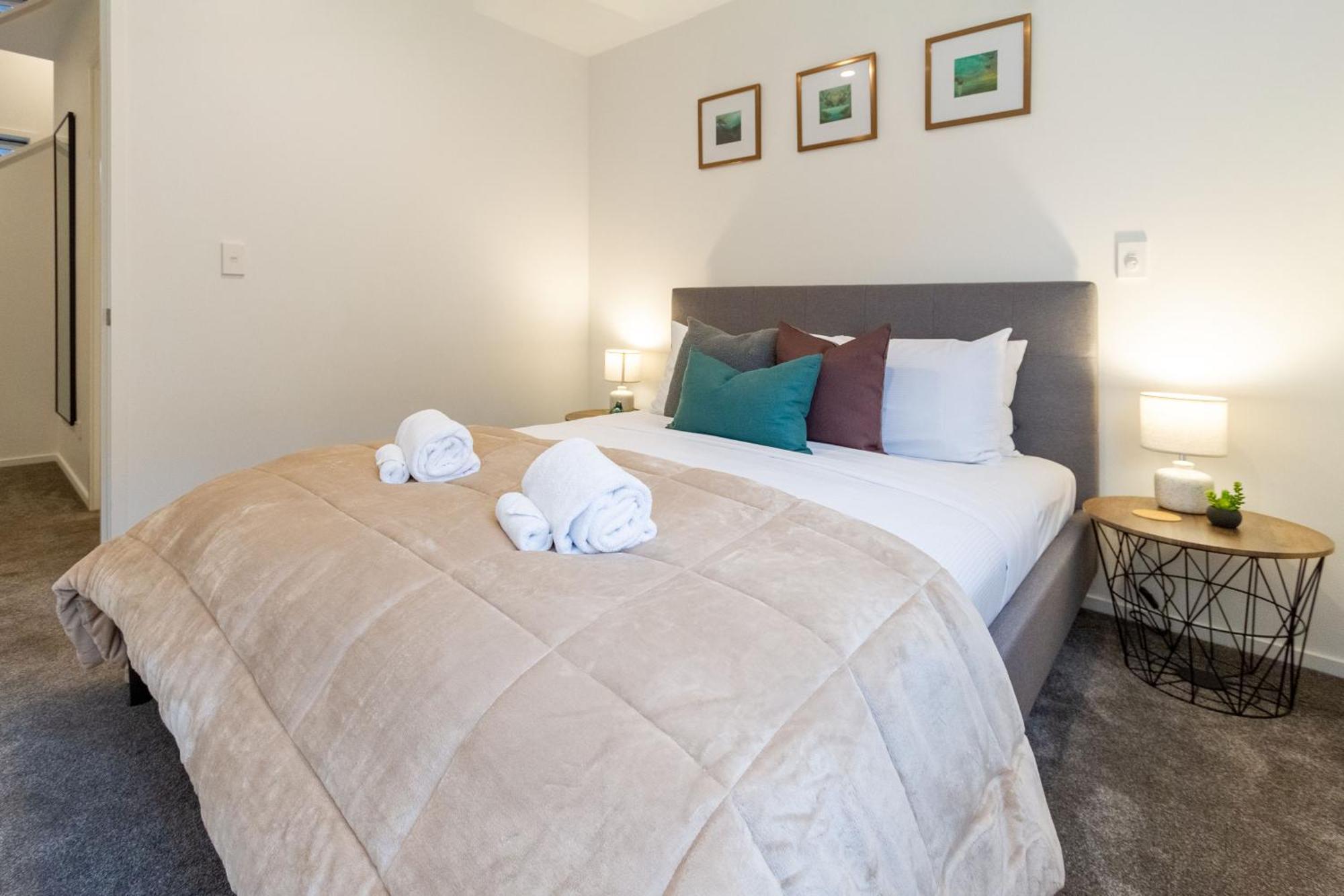 Executive On Lichfield Street - 2 Bed 2 Bath